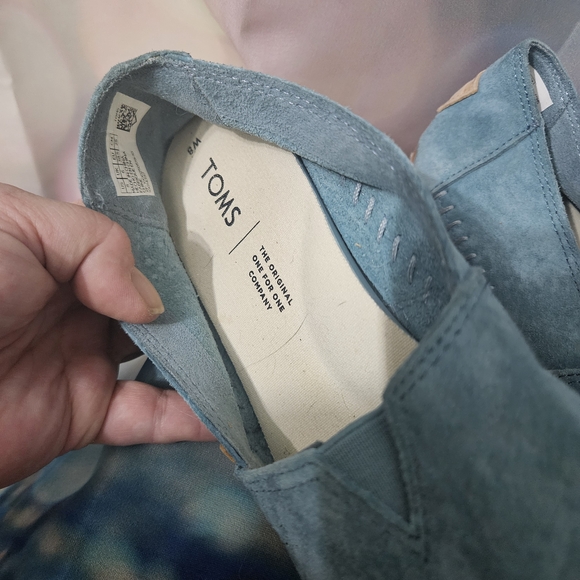 NWOT Toms Teal Suede Slip-On Shoes - Picture 2 of 4